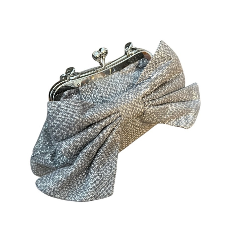 Ruum Small Gray Metallic Bow Clutch - Picture 5 of 5